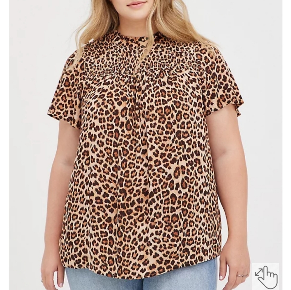 🦋Torrid Mock Neck Blouse🦋